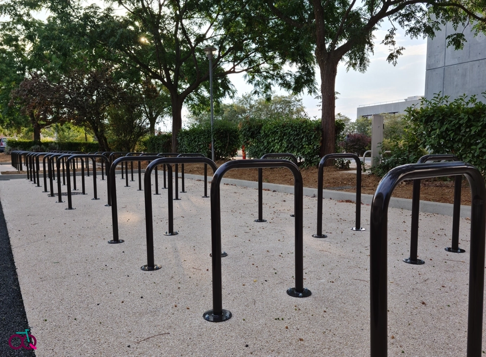 Abri de vélo modèle Clairière installé par LOQY