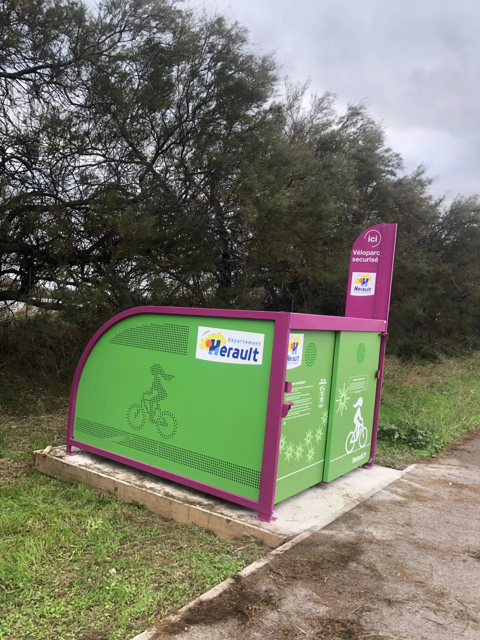 Installation de consignes individuelles "Altao Cocoon" pour vélos par LOQY