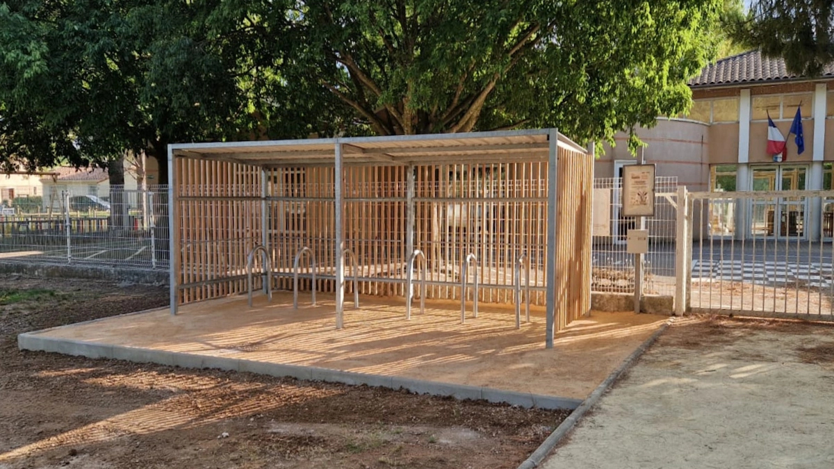 Abri de vélo modèle Clairière installé par LOQY